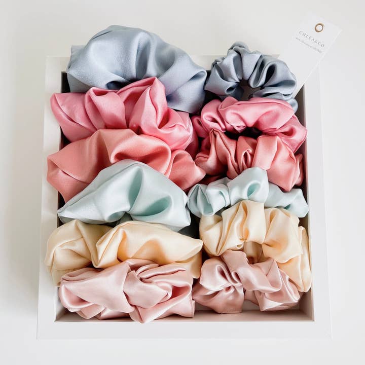 Chouchous en satin Maman & Petit Bout pour la vente par Chlea & Co.