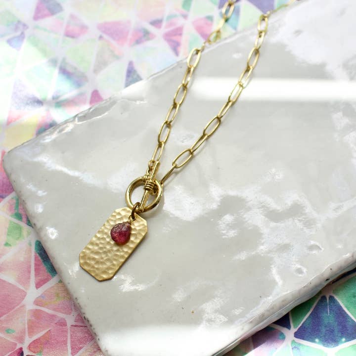 a.v. max - Wholesale Pendant/Charm Necklace - Hammered Dog Tag|Semi Stone & Toggle Closure|Gold|17"8