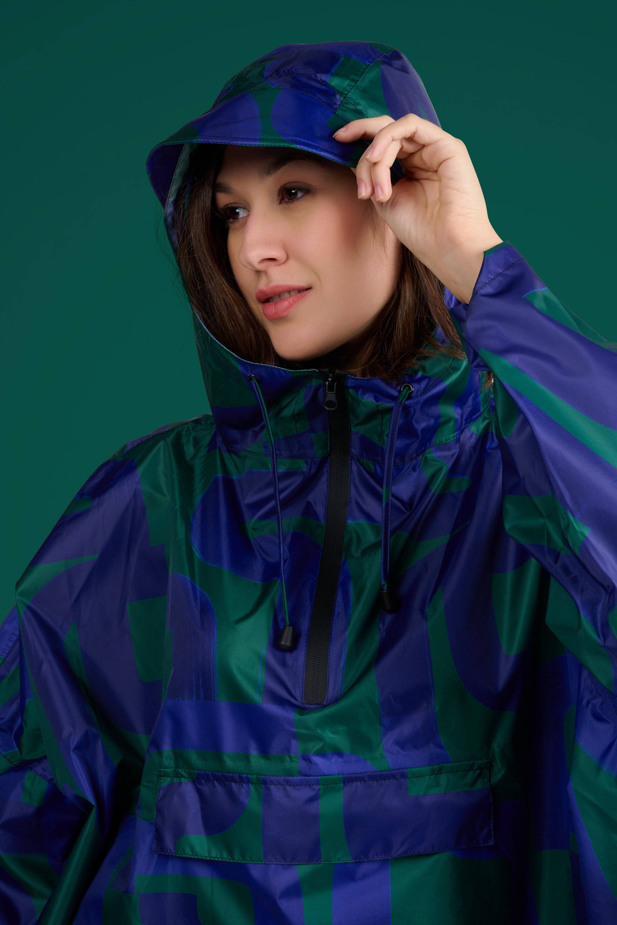 MADE IN SENS - Wholesale Capelet - Women's - GREEN CALIGRAPHY CLOAK PACK X22