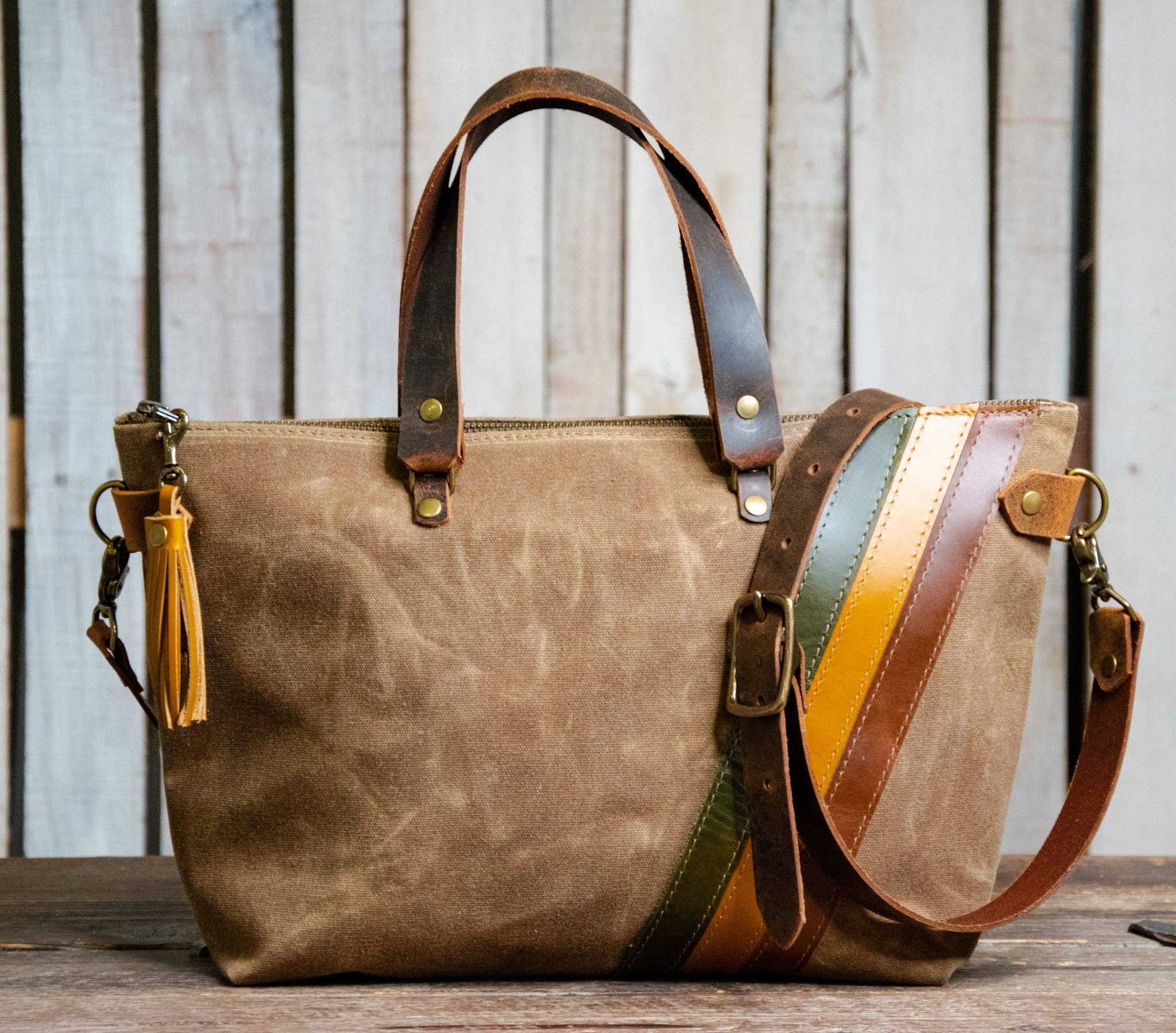 In Blue Handmade - Wholesale Tote Bag - Women's - Waxed Canvas 70's Small Bowler Bag | Lined5