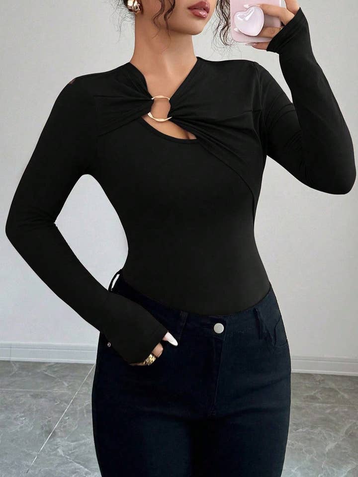 Lovenne - Wholesale Knit Top - Women's - Asymmetric cutout slim-fit top18