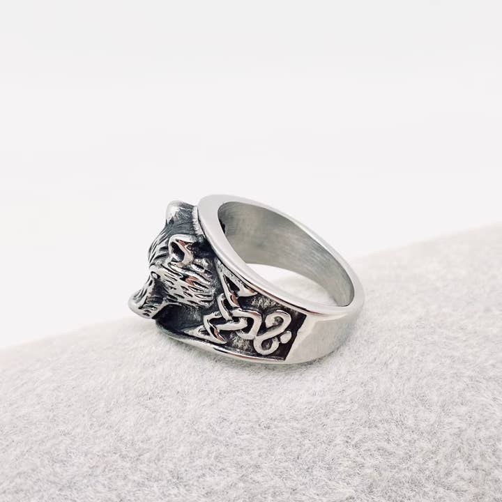 Mio Queena - Wholesale Signet Ring - Vintage Celtic Wolf Head Stainless Steel Ring - MJ/MR