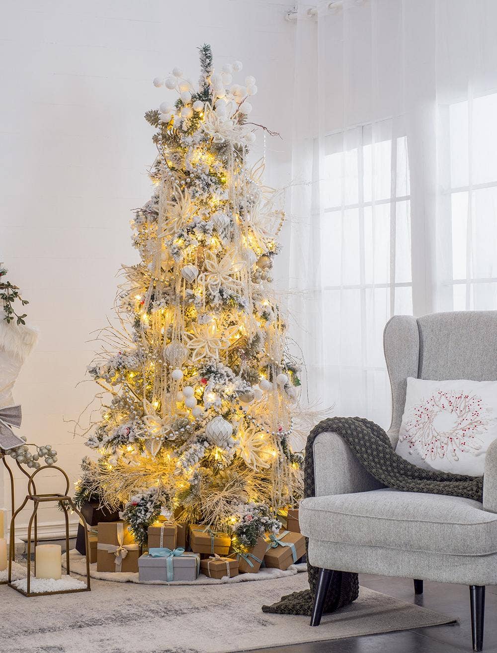 A&B Home Group Inc. - Wholesale Ornament - 3x3x3.3" Glass Ball W/Snowflake Ornament W/Jeweled Metal Cap5