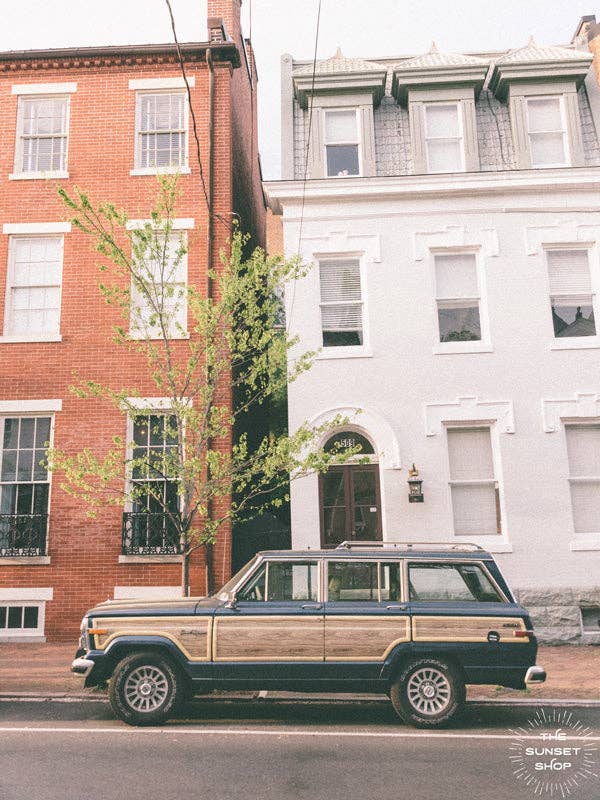 Wagoneer de la vieille ville pour la vente par The Sunset Shop