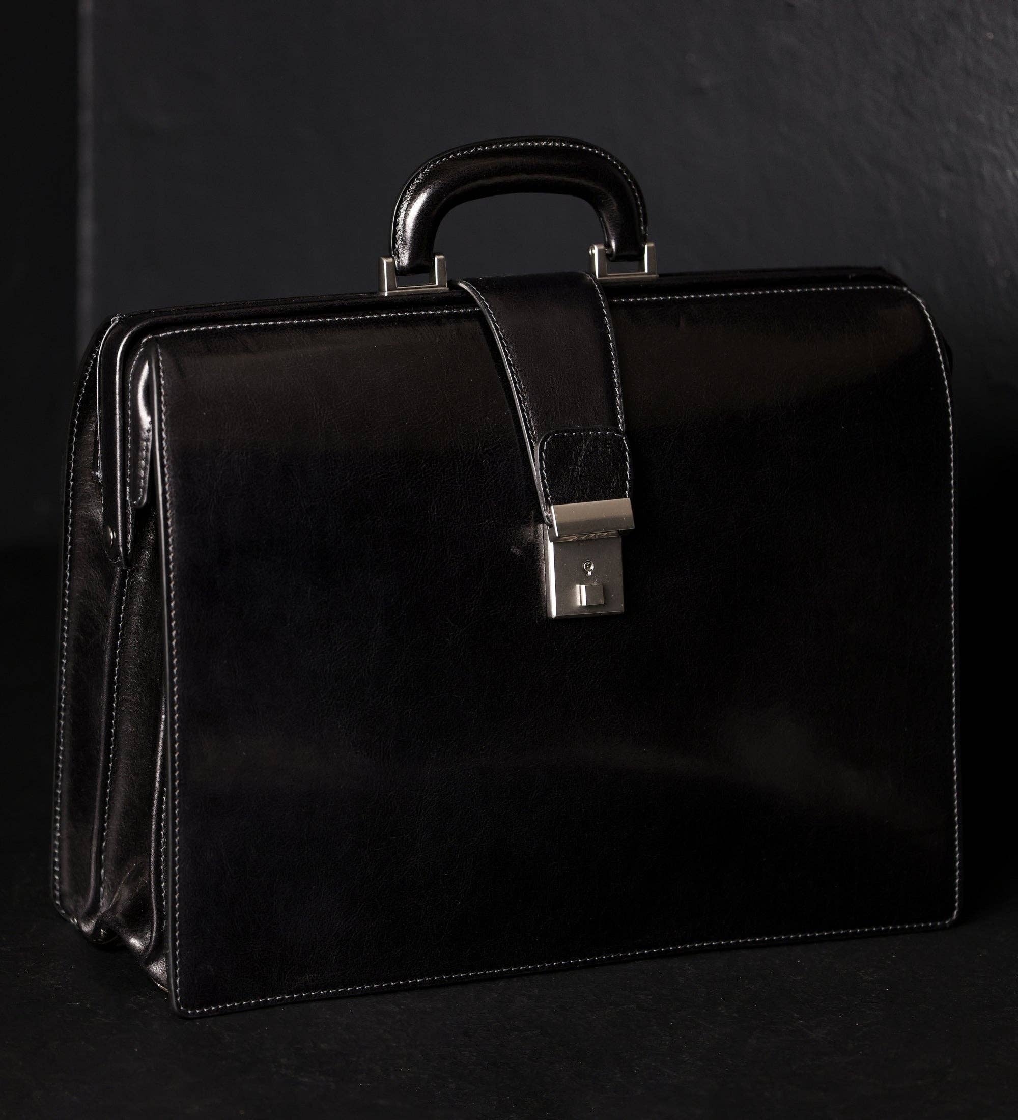 Time Resistance – Großhandel Aktentasche – Unisex – Große Lederaktentasche - Die Firma17