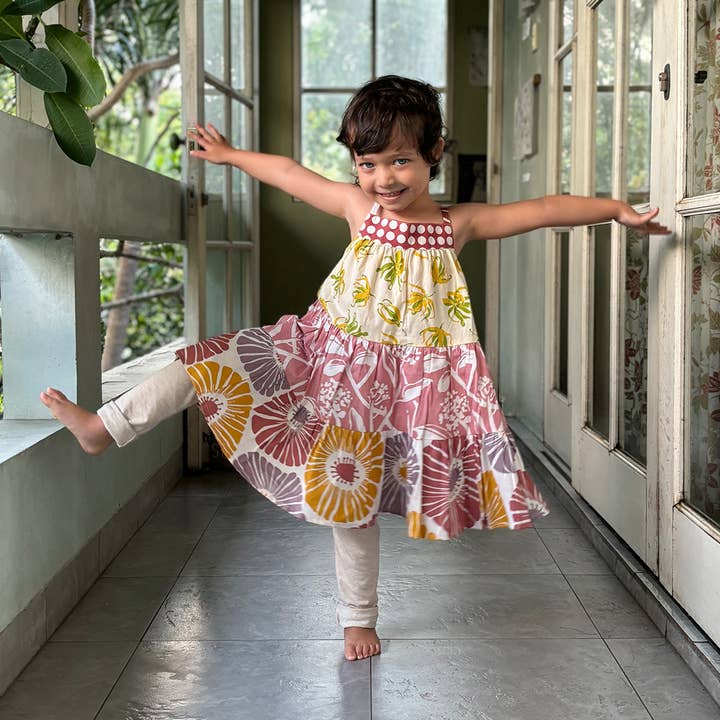 Robe à volants en coton pour fille | Couleurs assorties pour la vente par Balizen Direct from Bali