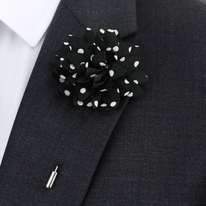 Épinglette fleur en soie, pois noir et blanc pour la vente par Mrlapel