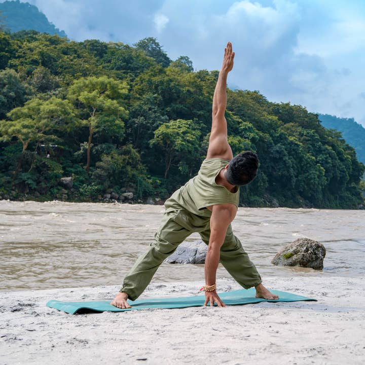 Men Yoga Pants and Yoga Top Set Green -Tejas for wholesale by AKISO