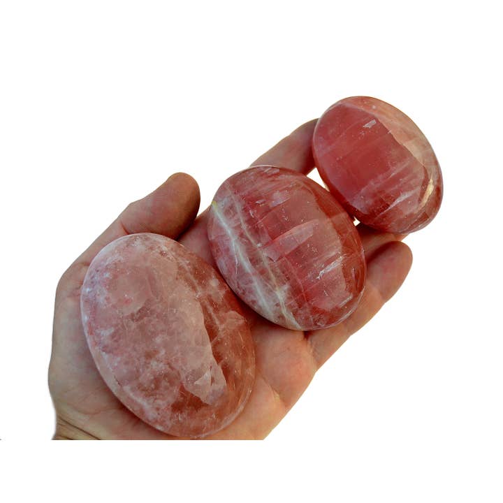 Pierre de paume en calcite rose (50 mm - 75 mm) pour la vente par Kaia & Crystals