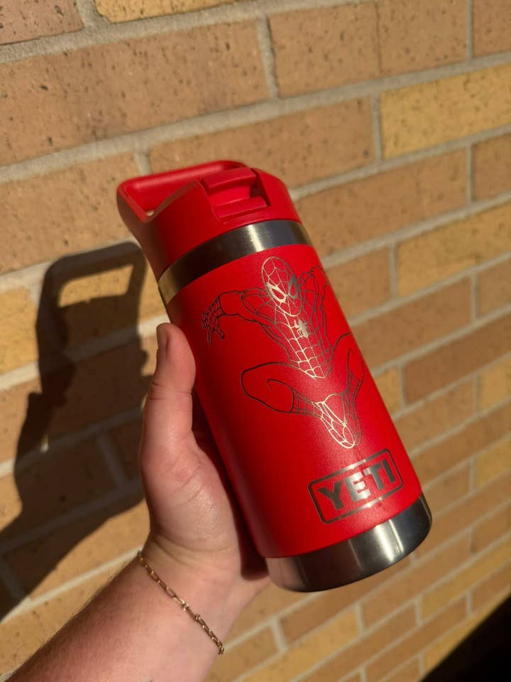 Spider Man Lasergraveret 12oz Rambler JR for engroshandel hos The Girl With The Laser