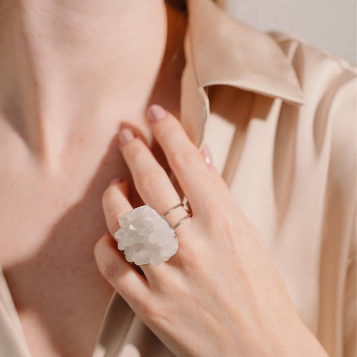 PHOEBE´S - Wholesale Cocktail/Statement Ring - Anillo de Cuarzo Cristal Natural | Ajustable en Plata o Oro2