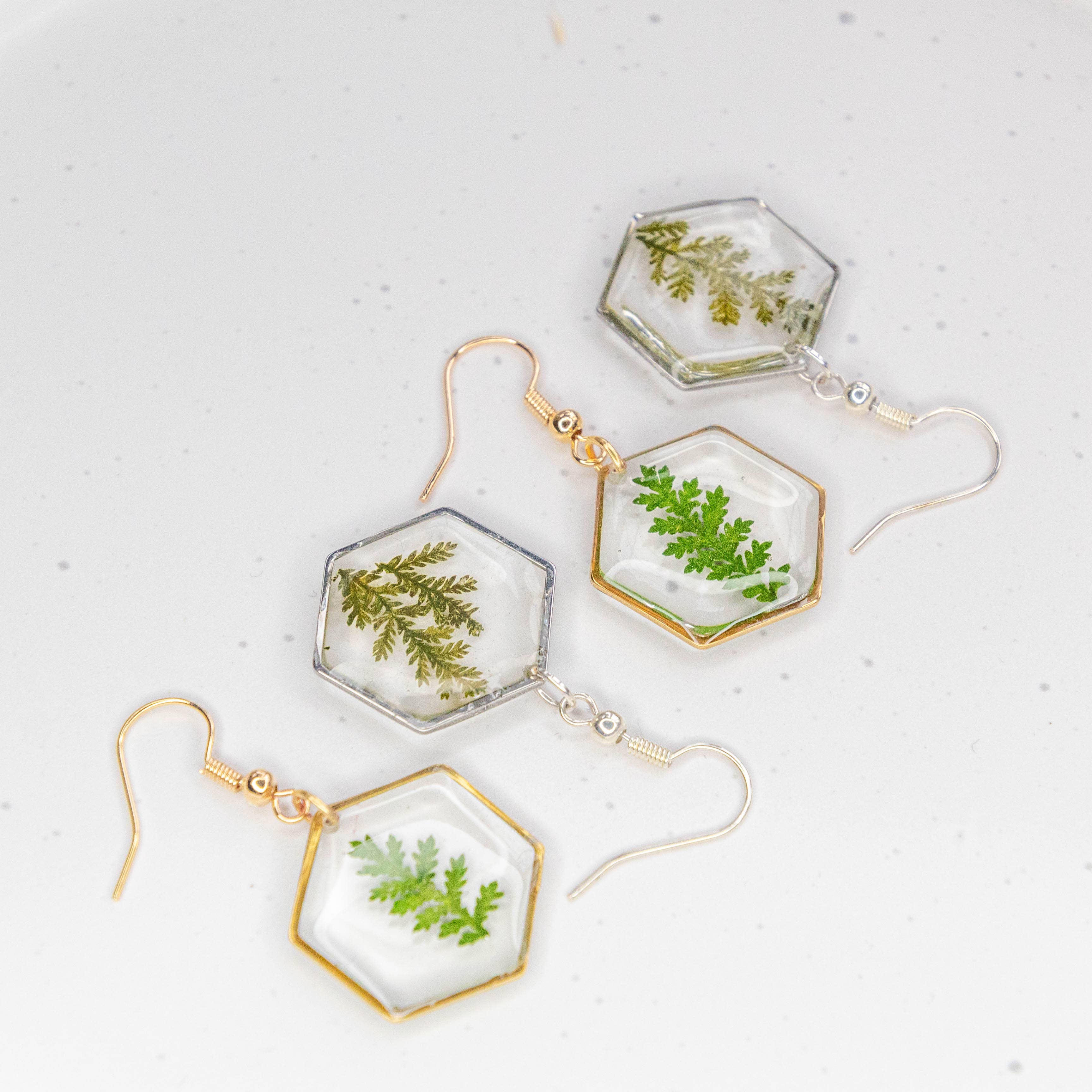 Allie and Posie – wholesale Dangle earrings – Mia hexagon dangle earrings with real dried fern in resin14