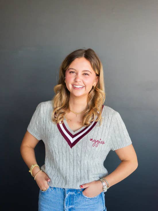 SWEATER x vetter - Wholesale Knit Sweater - Women's - S/S Cable V Neck Sweater 3