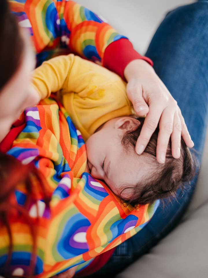 Maxi allattamento al seno arcobaleno per la vendita all'ingrosso da parte di Petites Menottes