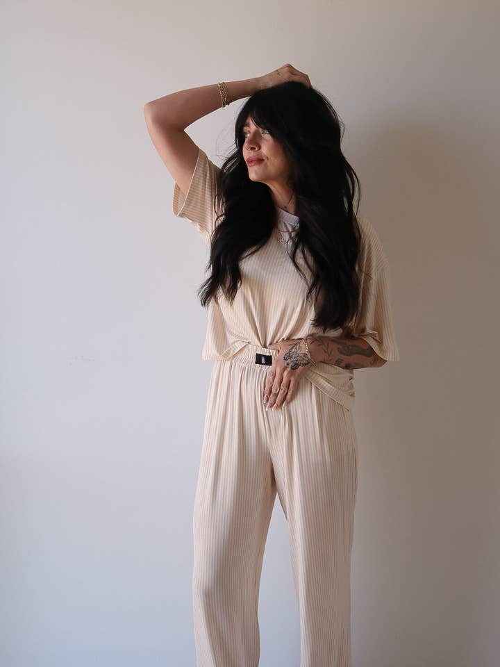 Conjunto de Pijama de Camiseta Cuadrada para Mujer | Rayas Sadie para venta al por mayor de Forever French Baby