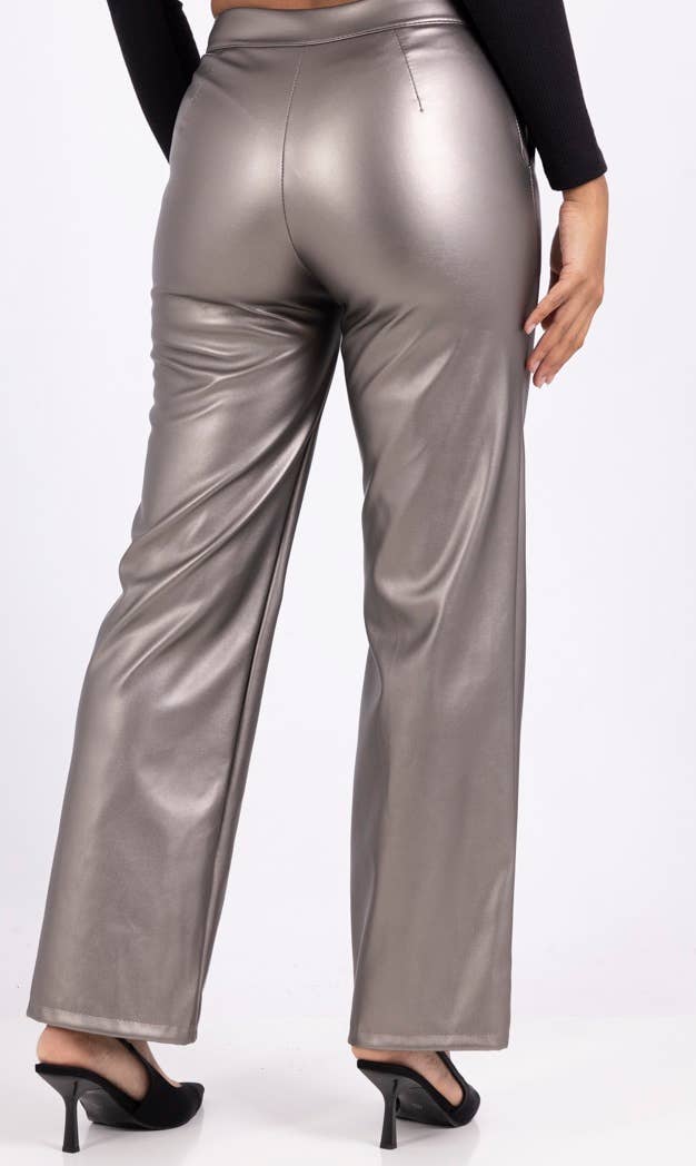 MOOYA – wholesale Byxor - Dam – Vida byxor i konstläder med knapp och fickor - I100344