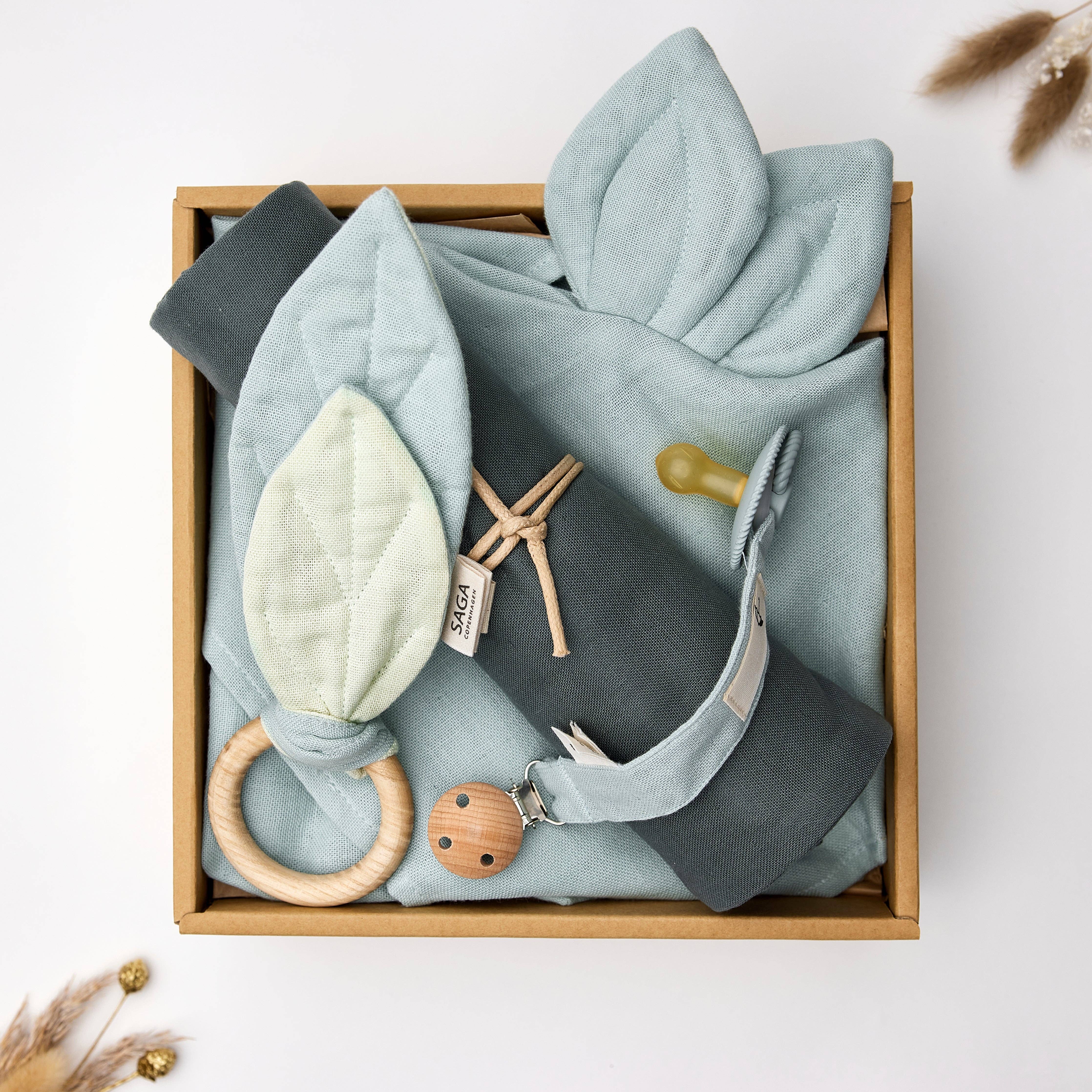 Saga Copenhagen - Wholesale New Mom Gift Box/Set - Baby Gift Box - Morning Mist - Sustainable & Organic