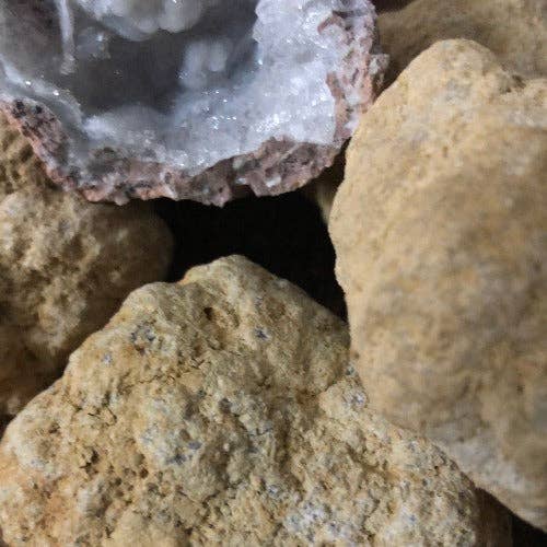 WHOLIFECO - Wholesale Spiritual Stone/Crystal - Natural closed geodes - Break your own geode3