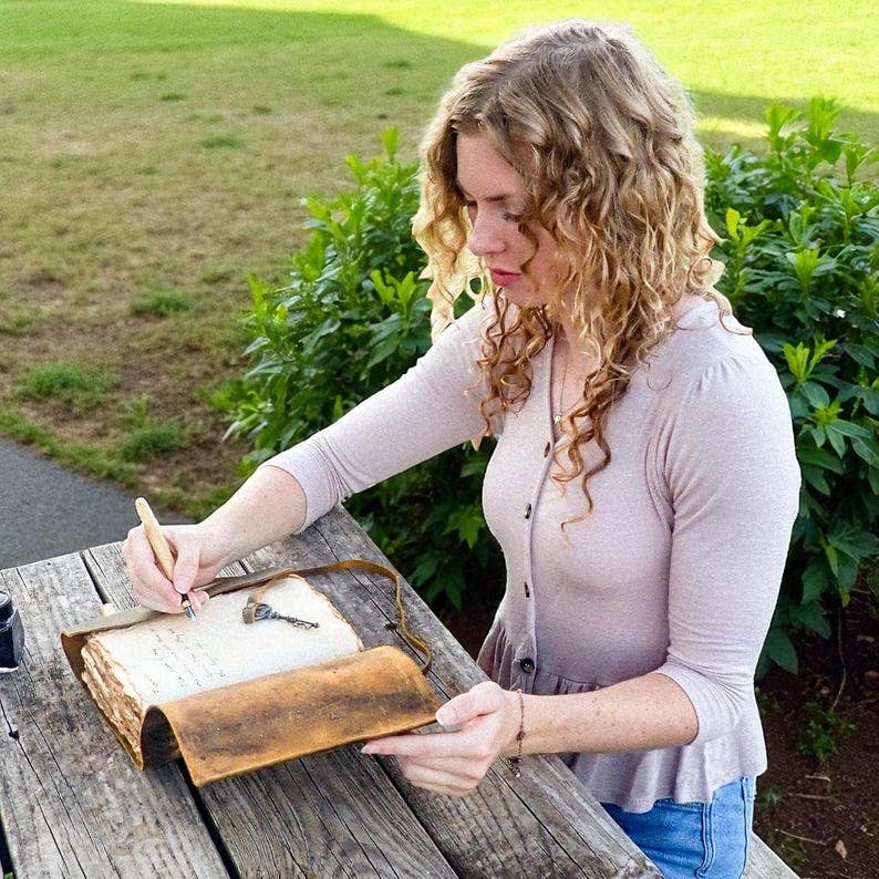 Leatherooze – wholesale Journal och dagbok – Handgjord läderdagbok med nyckel: Rustik resedagbok med rivna kanter6