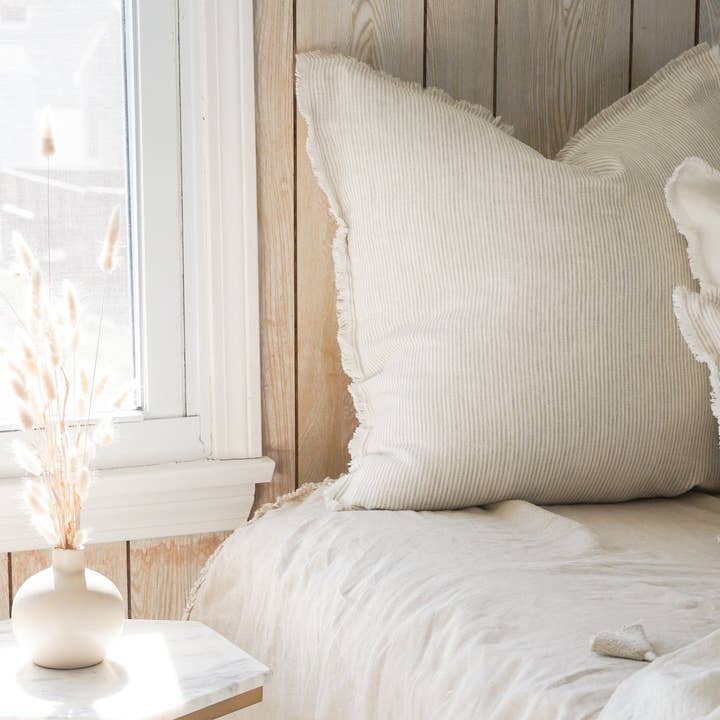 Anaya Home - Wholesale Decoratief kussen - Beige Kussen van Zacht Linnen met Streepjes en Franjes7