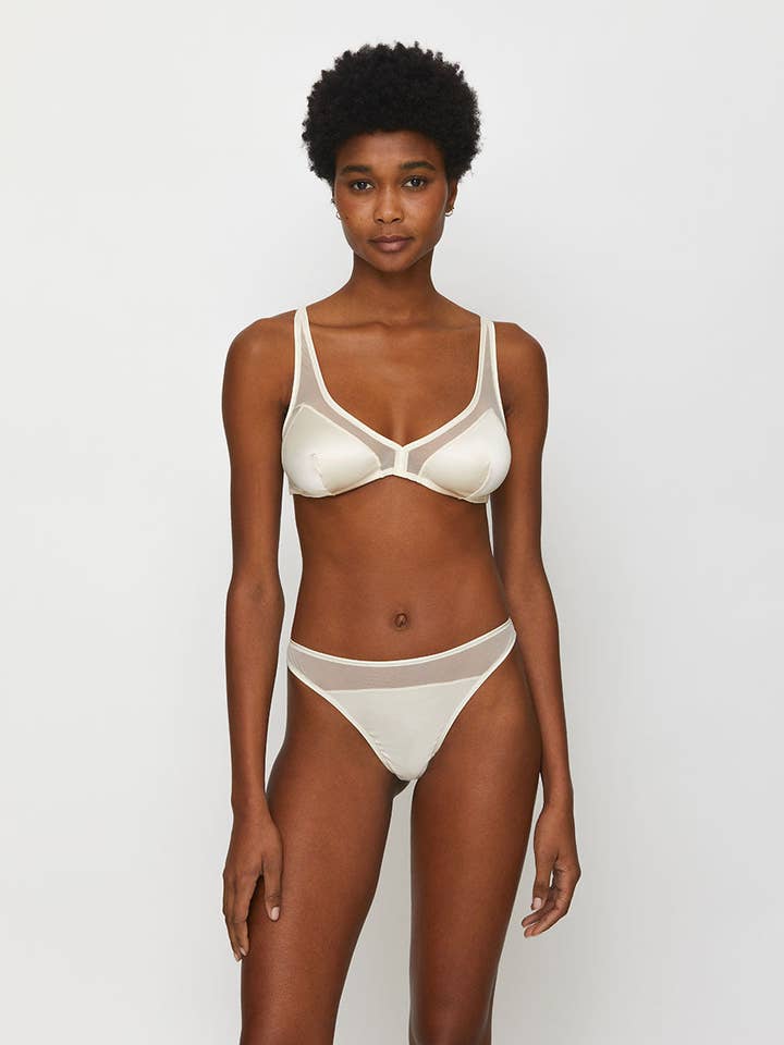 Iris - Brasilianske trusser i satin og tyl-elfenben for engroshandel hos Chitè Milano