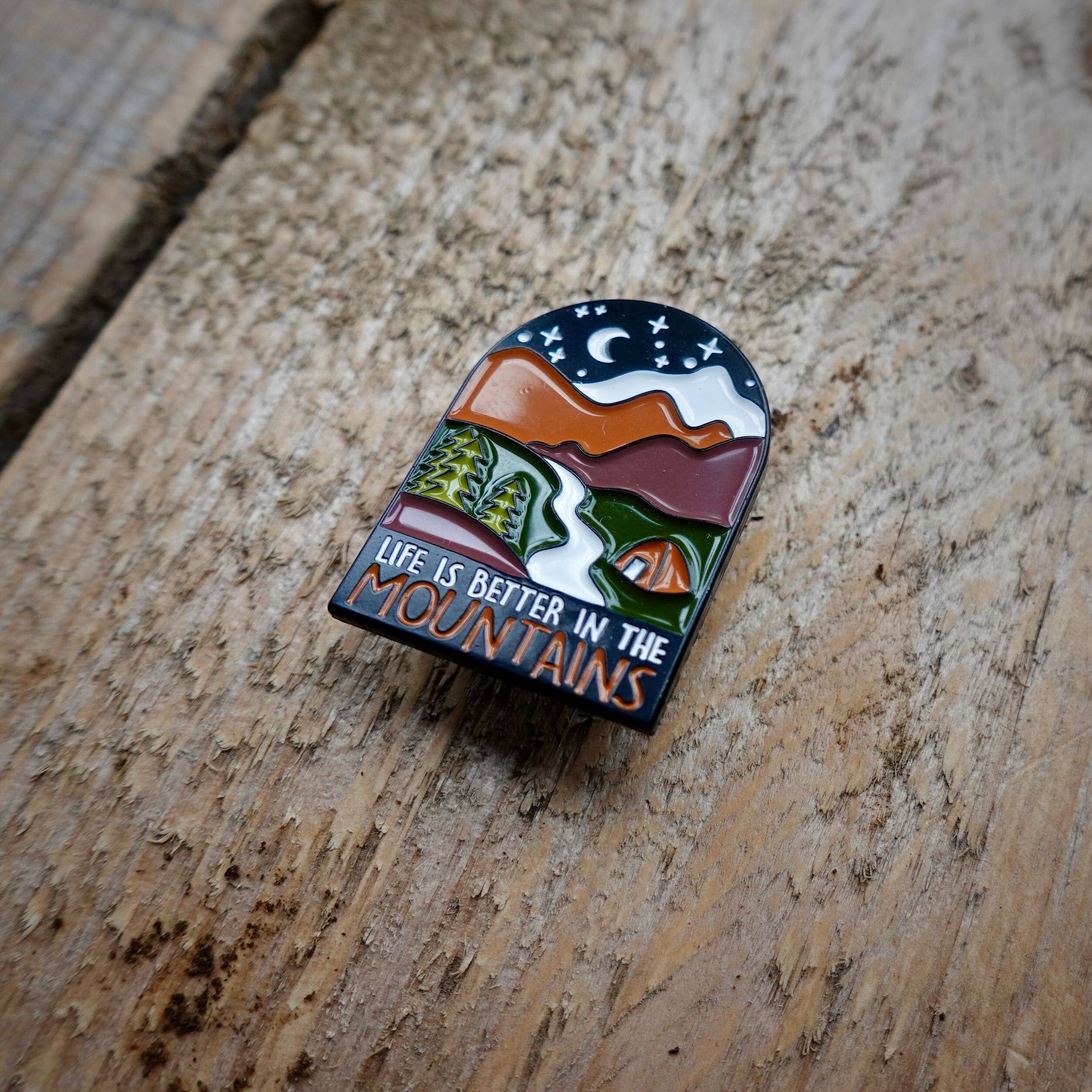 EllieBeanPrints - Wholesale Lapel Pin/Button - Life Is Better In The Mountains Pin Badge | With Kraft Card 4