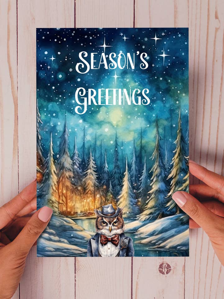 Carte de vœux de Noël Nature's Christmas Ball pour la saison des hiboux pour la vente par Homemade Hollydays Wholesale