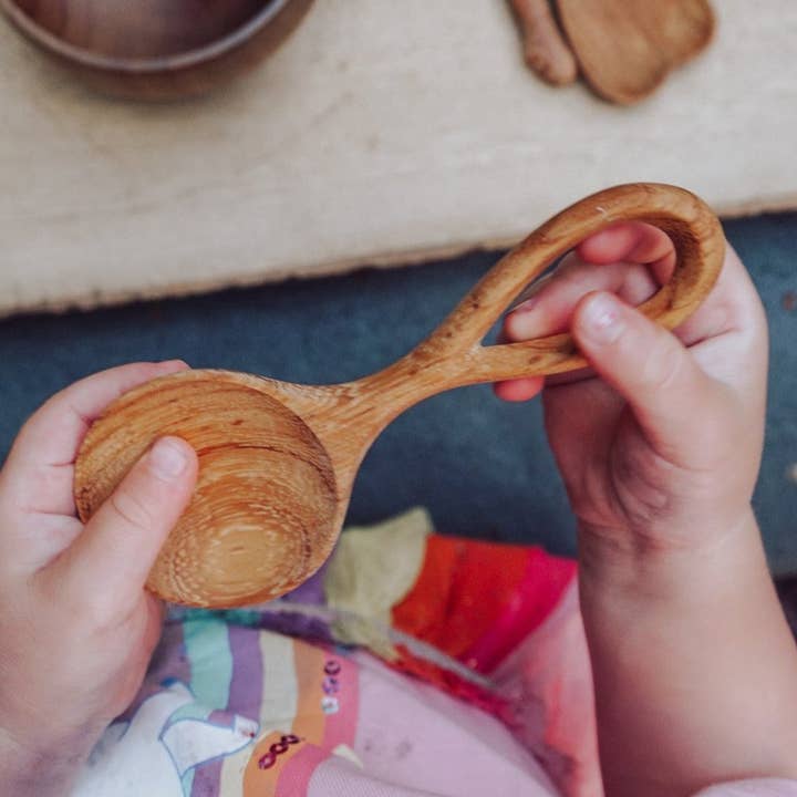 Håndlavet Lille Hænder Ske for engroshandel hos Tuckered Out