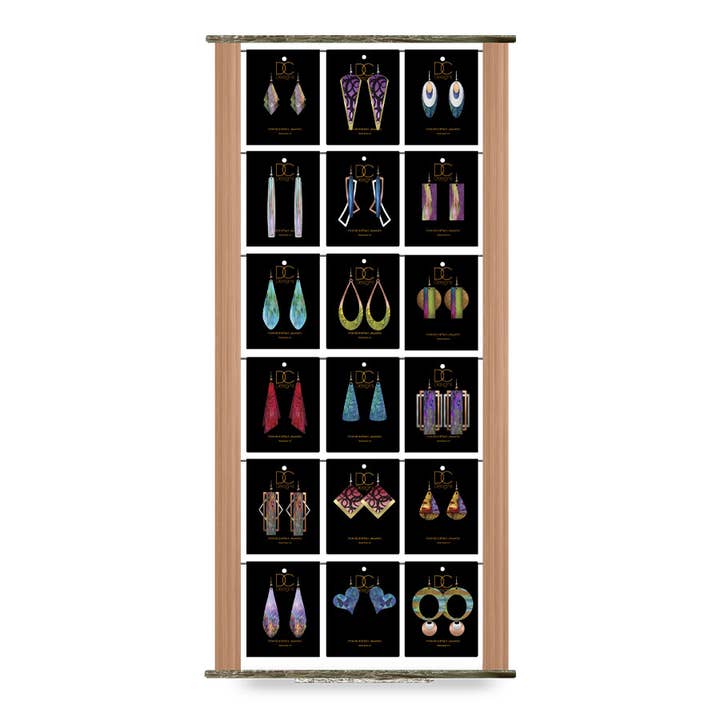 Espositore per gioielli in ardesia naturale e rovere da 72 carte per orecchini DC Designs per la vendita all'ingrosso da parte di Illustrated Light & DC Designs