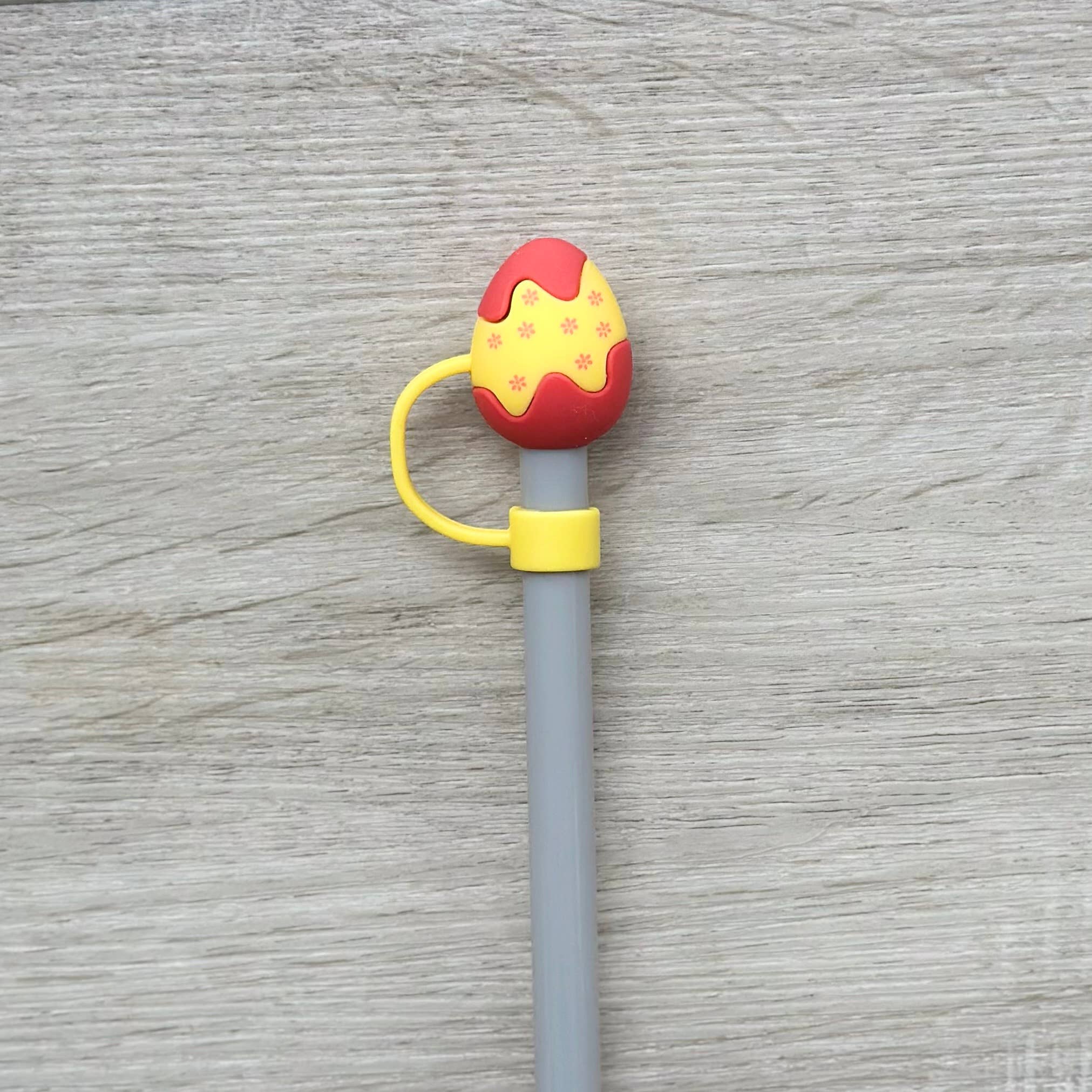 iconic mi – wholesale Easter card – SALE Straw Cover Easter Egg Red and Yellow 10mm  0