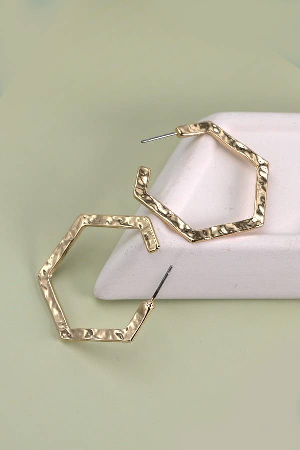 Gold HAMMERED HEXAHON HOOP EARRINGS | 80E1615 for wholesale on Faire2