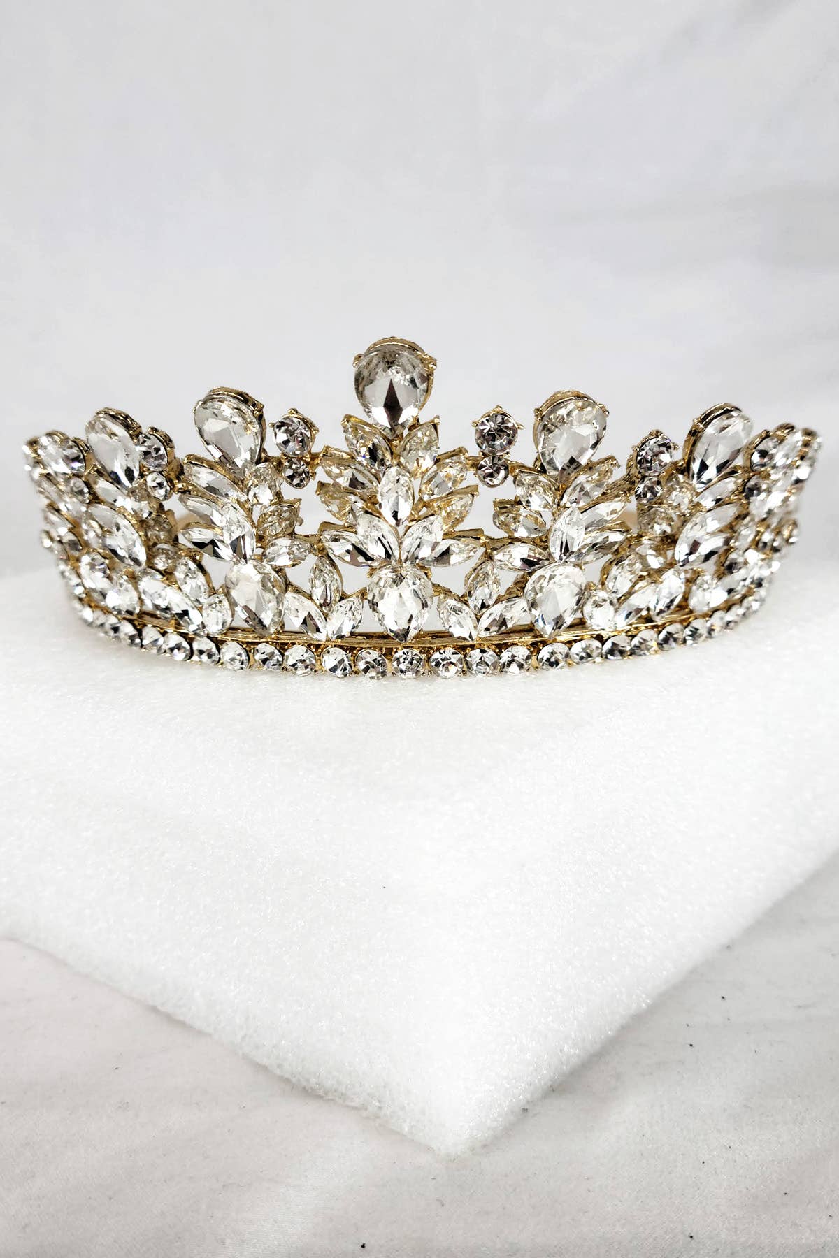 Chicas - Wholesale Tiara - Women's - Metal tiara with jewel rhinestones, one size fits all HT9716