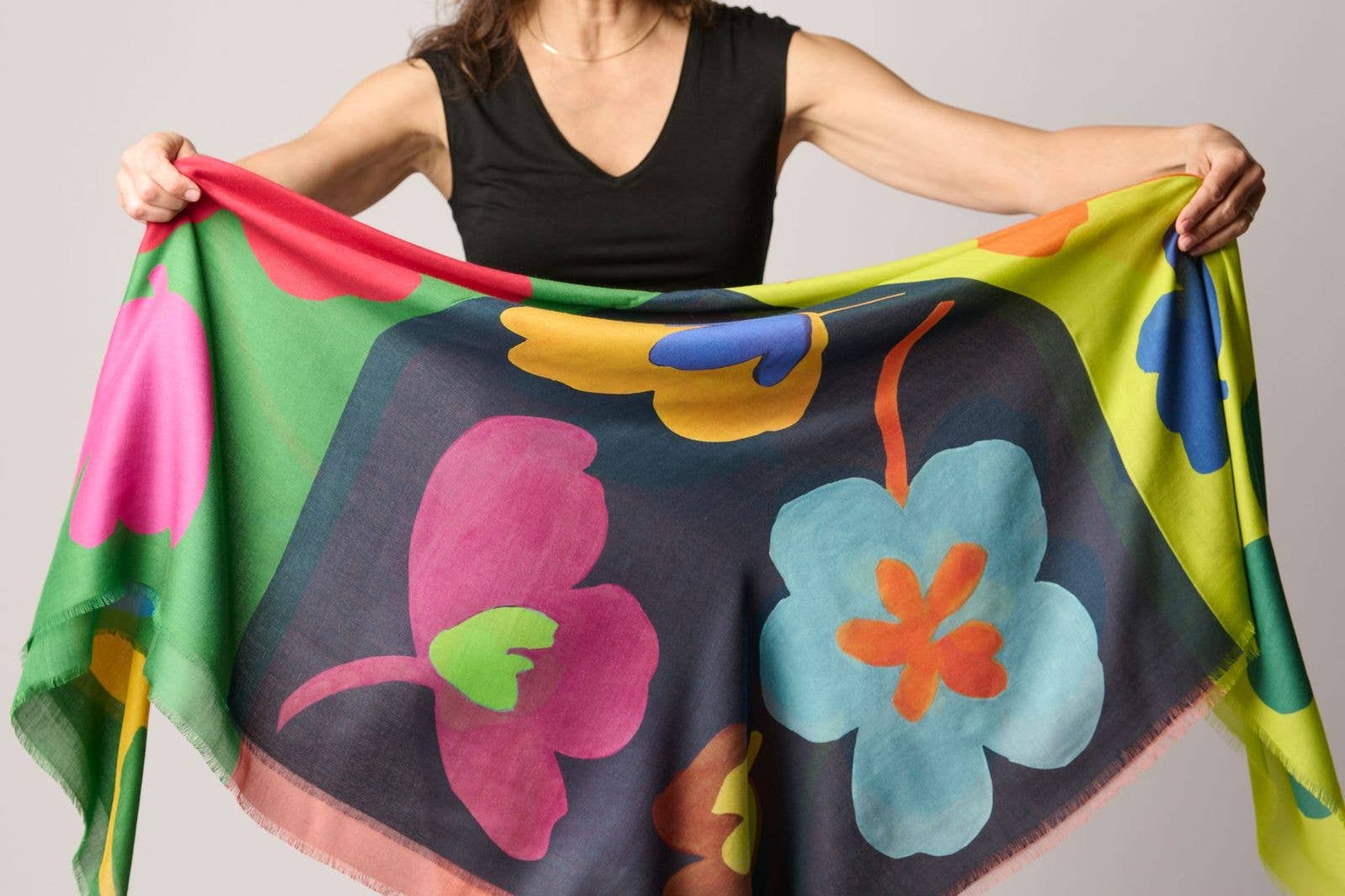 Margolis Pineo Italia - Wholesale Scarf - Women's - Campo dei Fiori Travel Scarf/Wrap3