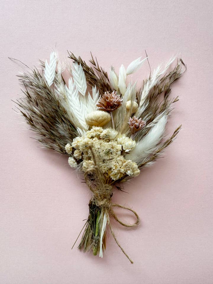 Motif Mini Bouquet K pour la vente par Whim and Whimsy Gift Co.