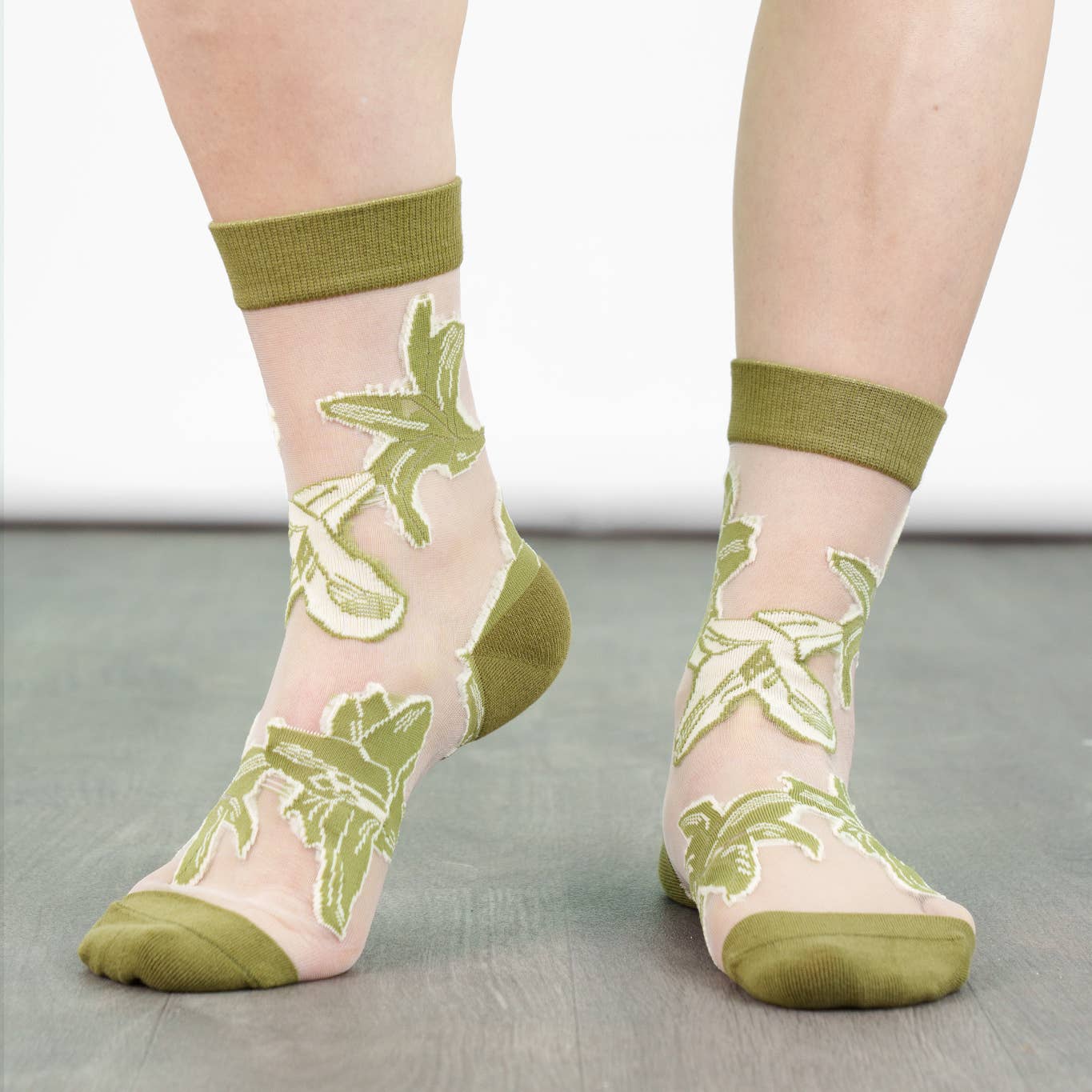 Sock Talk – wholesale Socks – Women's – Women's Sheer Ankle Socks- Green, Floral4