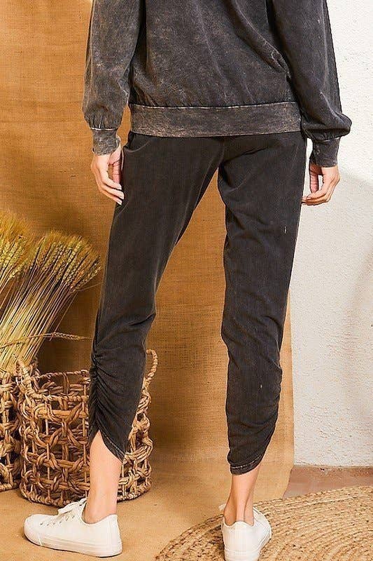 NERO Pantaloni con lavaggio minerale arricciato con fascia elastica in vita in vendita all'ingrosso su Faire2