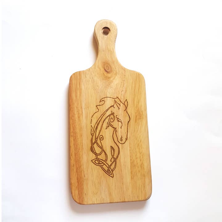 Celtic Horse Charcuterie Board Med Håndtag 13 „x 5.5" for engroshandel hos Lyoncraft