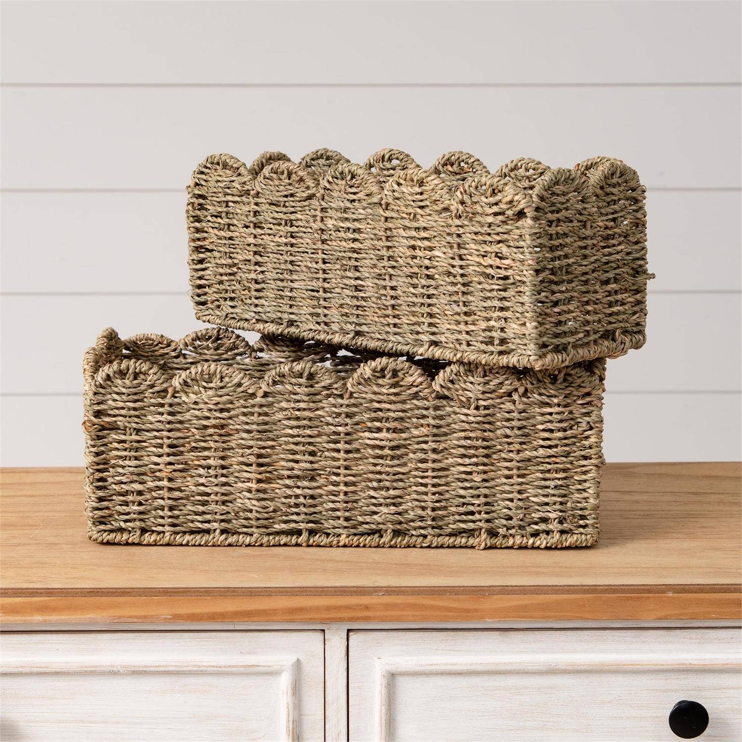 Audrey's Home & Gift – wholesale Basket – Scalloped Edge Seagrass Baskets, Tall (Set Of 02)1