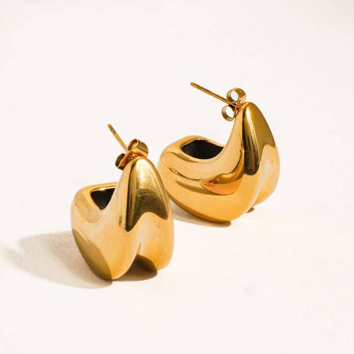 Flânerie by MAIQ - Wholesale Hoop Earrings - Sonnet 18K Gold Non-Tarnish Double Huggie Earring