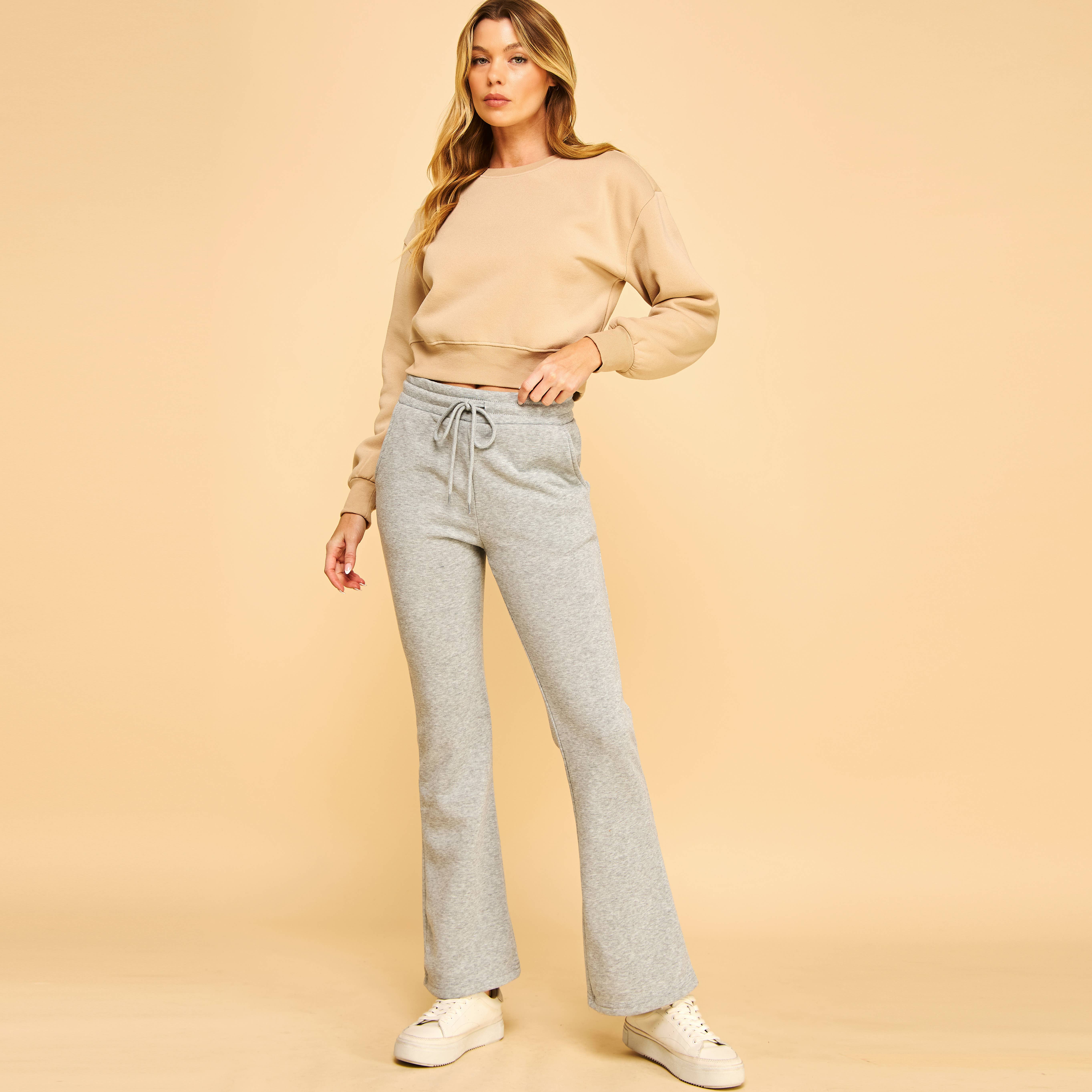 FREEZIA - Wholesale Sweatshirt - Women's - FLEECE CREW NECK CROPPED PULLOVER SWEATSHIRTS TOP-F75480-D13