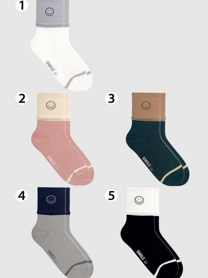 Women's Crew Daily Smile Socks for wholesale by 7DAYSSOCKS