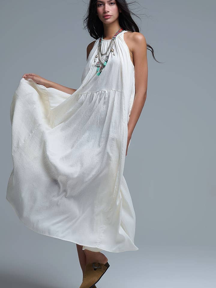 Robe maxi crème à col licou avec coutures décoratives pour la vente par Q2—All Orders:Free Duties for the US,UK,and Canada