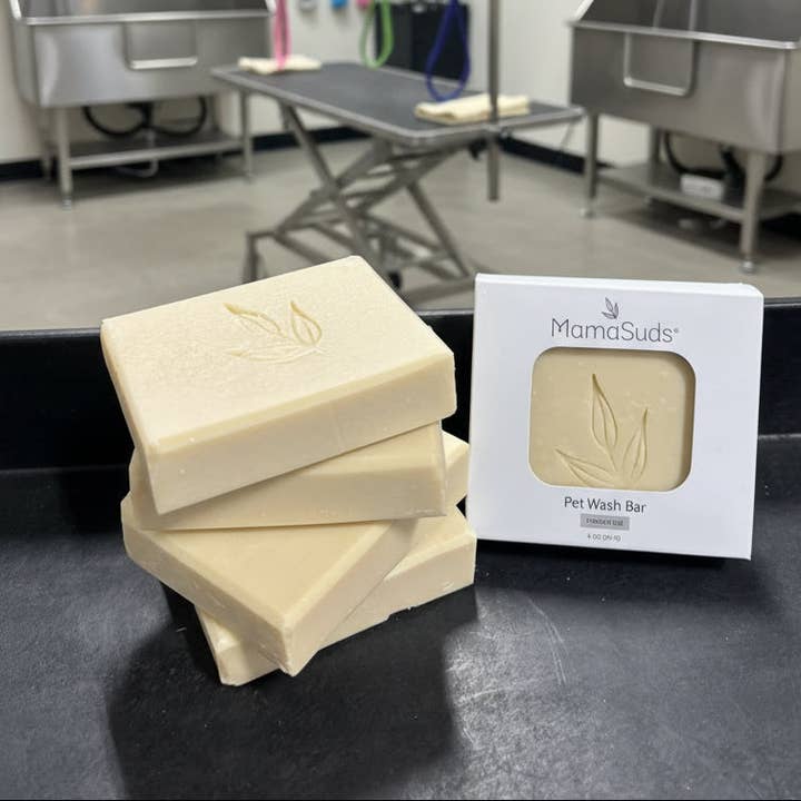 Barre de lavage pour animaux de compagnie non parfumée pour la vente par MamaSuds | Non-toxic Household Cleaners + Real Soap