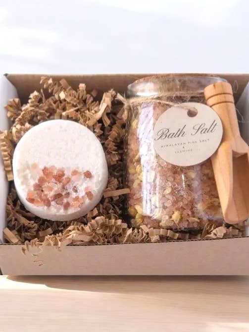 Coffret Cadeau Sels de Bain au Jasmin | Sel Rose de l'Himalaya | Cadeau de Noël | Petit Cadeau de Noël pour la vente par Hera By Hera Bath and Body