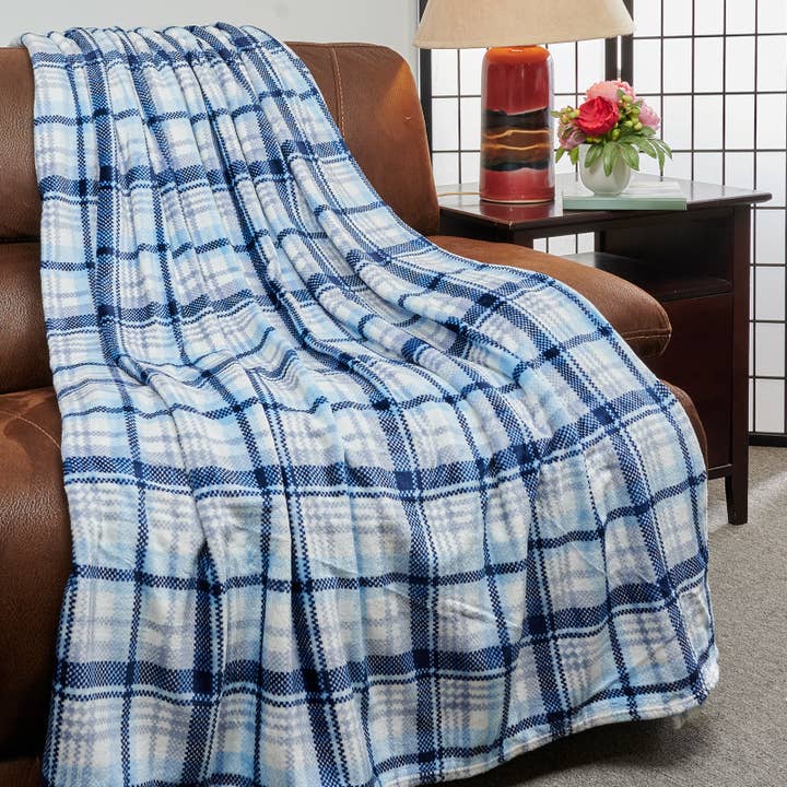 Bed Bath Fashions - Wholesale Throw Blanket - Kathy Ireland Flannel Fleece Blanket