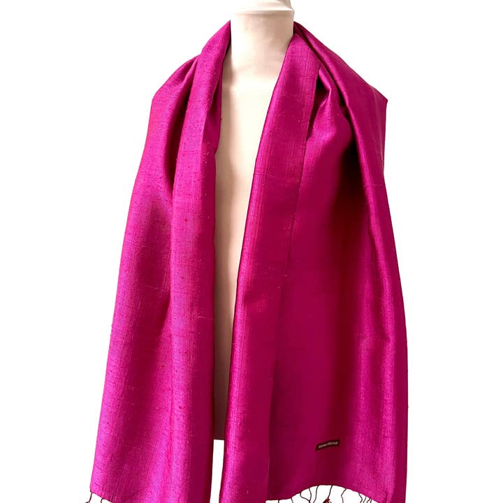 Krama Heritage - Wholesale Scarf - Women's - The Large Textured Fuchsia Krama in its palm leaf case - Woman0