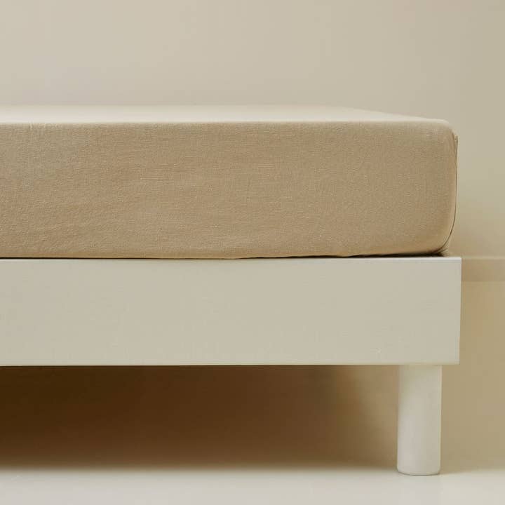 Natural fitted sheet linen lyocell for wholesale by Sylvie Thiriez