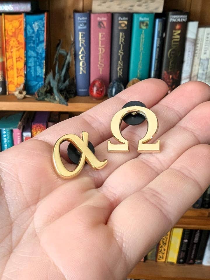 Épingles émaillées Alpha Omega board filler (ensemble de 2) pour la vente par Geek and Artsy