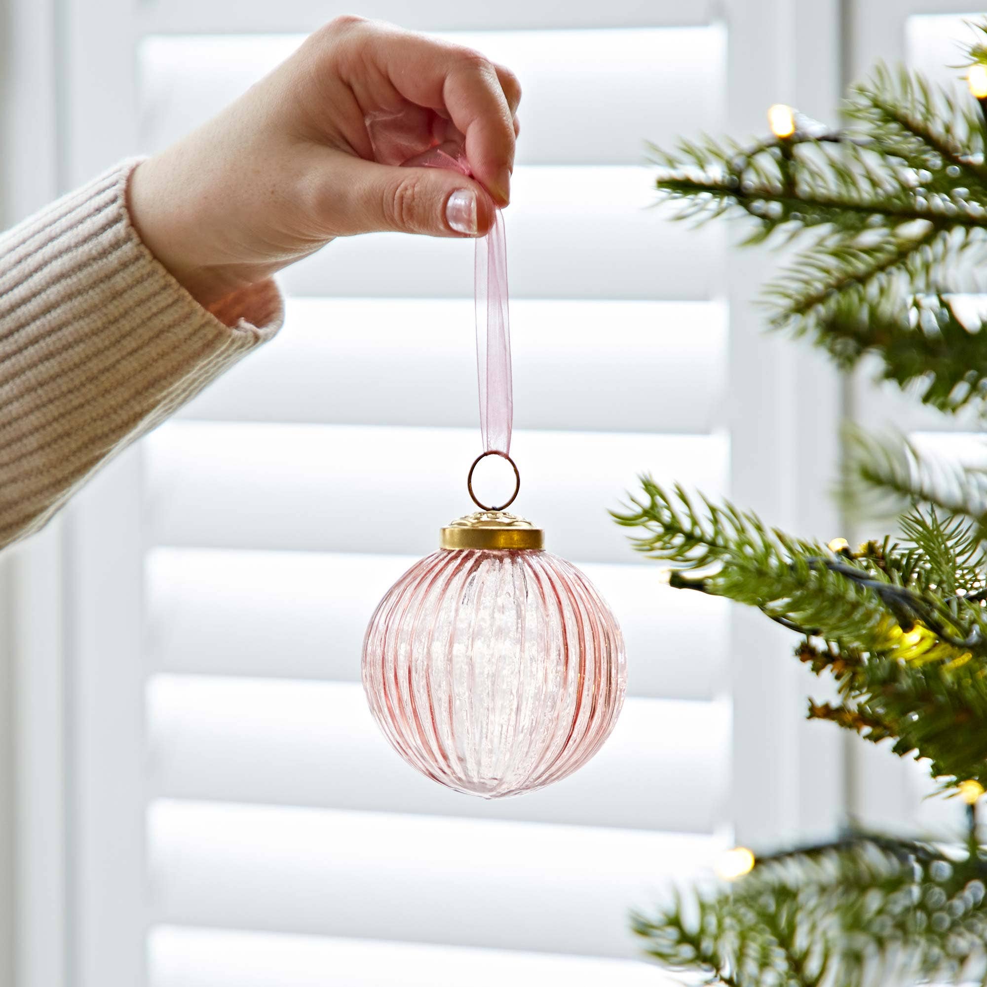 The Paper High Gift Company Limited – wholesale Ornament – Ira Coloured Recycled Glass Ribbed Baubles4