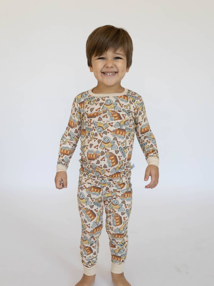 Pyjama 2 pièces Dozers pour la vente par House of Henry